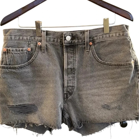 Levi 501 Women's  Distressed Denim Black Shorts Sz 32 - Picture 1 of 8
